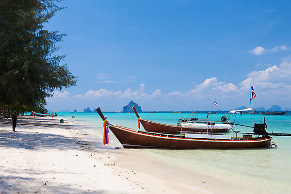 포토 JPG 해외이미지 아시아 모래 바다 섬 여행 태국 자연 하늘 휴가 휴식 산 풍경 사람없음 물 여름 파란색 맑음 침묵 만 보트 꼬리 암초 석호 안다만 이국적 터키석 파라다이스 해외202004 해외포토 자연요소 계절 나라 컬러 컨셉 배_교통 날씨 소리 보석 생태계 파일형식 이미지허브
