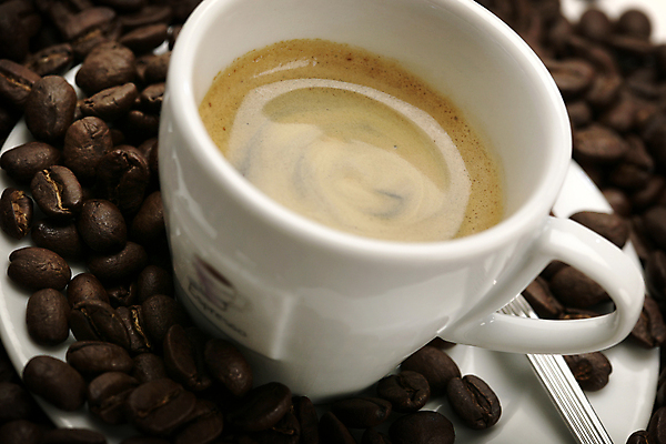 포토 JPG 해외이미지 라이프스타일 커피 음료 콩 사람없음 컵 맛 굽기 에스프레소 단절 해외202004 해외포토 식기 컨셉 곡류 생활 구이 파일형식 이미지허브