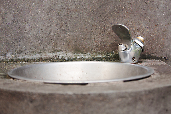 포토 JPG 해외이미지 라이프스타일 디자인 표면 새로움 주택 사람없음 내부 장식 물 빛 갈색 유행 금속 주방 검은색 바위 흰색 우아함 수리 닫기 은색 매끈함 타일 묘사 싱크대 수도꼭지 대야 더블 철강 화강암 스타일 해외202004 해외포토 자연요소 컬러 컨셉 모션 재질 건물 생활 암석 돌_바위 감각 개수대 파일형식 이미지허브