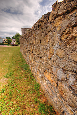 포토 JPG 해외이미지 구름 벽 백그라운드 패턴 건축양식 하늘 날씨 추상 벽돌 사람없음 울타리 갈색 노란색 블록 바위 도시 역사 맨션 타일 질감 시멘트 점토 폴란드 고체 옛날 콘크리트 노화 효과 해외202004 해외포토 자연요소 건축 유럽 컬러 컨셉 무늬 주택 담장 돌_바위 파일형식 이미지허브