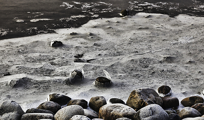 포토 JPG 해외이미지 계절 겨울 자연 아침 날씨 휴가 덴마크 풍경 사람없음 야외 물 환경 냉동 얼음 추위 바위 흰색 개울 시원함 12월 서리 장면 내추럴 눈내림 해외202004 해외포토 주간 자연요소 컬러 눈_날씨 북유럽 강 돌_바위 날짜 생태계 파일형식 이미지허브