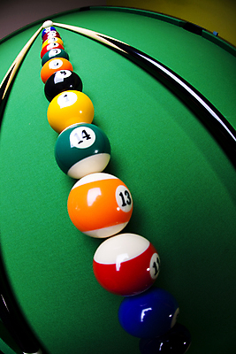 포토 JPG 해외이미지 실내 사람없음 당구 포켓볼 당구공 당구대 당구채 초록배경 해외202004 해외포토 백그라운드 공 내부 초록색 구기 당구용품 파일형식 이미지허브