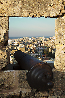 포토 JPG 해외이미지 아시아 벽 바다 여행 중동 건축양식 파노라마 사람없음 건물 일몰 도시 도심 대포 해외202004 해외포토 건축물 건축 나라 무기 촬영기법 노을 파일형식 이미지허브