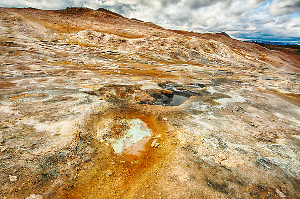 포토 JPG 해외이미지 자연 하늘 건조 아이슬란드 풍경 사람없음 컬러풀 흙 거품 껍질 뜨거움 구멍 수증기 위험 묘사 질감 화산 냄새 분화구 가스 진흙 가뭄 결정체 강렬 끓이기 땅바닥 지열 지질학 해외202004 해외포토 교육 유럽 컬러 컨셉 모션 날씨 산 바닥 생태계 파일형식 이미지허브