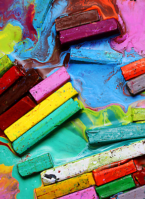 포토 JPG 해외이미지 교육 종이 백그라운드 교실 학교 추상 사람없음 상자 컬러풀 페인트 유치원 그리기 막대기 그림 분필 해군 최초 왁스 파스텔톤 프로젝트 해외202004 해외포토 컬러 무늬 모션 군대 초크 파일형식 이미지허브