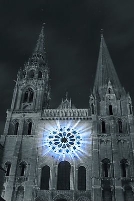 포토 JPG 해외이미지 건축물 건축양식 풍경 사람없음 야외 빛 반짝임 프랑스 야간 파리_프랑스 샤르트르대성당 해외202004 해외포토 자연요소 건축 유럽 모션 성당 파일형식 이미지허브