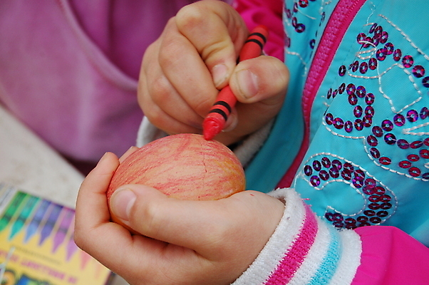 포토 JPG 해외이미지 모양 1 전통 디자인 계절 종교 음식 패턴 휴가 부활절 선물 이벤트 사람없음 장식 컬러풀 노란색 우주 계란 축제 페인트 봄 축하 잡기 붓 화려 끝 심볼 오브젝트 그림 질감 기념품 내추럴 고립 핸드메이드 해외202004 해외포토 기념일 컬러 컨셉 무늬 모션 알 파일형식 이미지허브