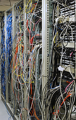 포토 JPG 해외이미지 인터넷 커뮤니케이션 사람없음 자료 정보 작업 네트워크 연결 서버 신발장 정보매체 네트워킹 해외202004 해외포토 파일형식 이미지허브