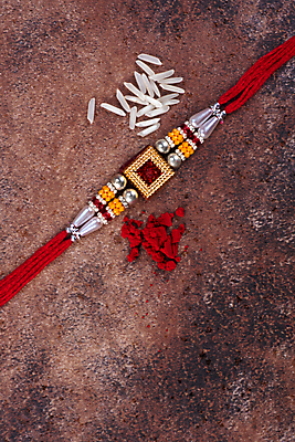 포토 JPG 해외이미지 전통 종교 문화 줄 백그라운드 밥 기념 이벤트 사람없음 장식 축제 축하 인사 악단 화려 의식 실 결합 낟알 컨테이너 인도인 손목 심볼 오브젝트 그림 기회 예배 언니 남동생 힌두교 유대감 해외202004 해외포토 외국인 산업 음악 음식 컨셉 가족 동양인 신체부위 예절 자매 동생 파일형식 이미지허브