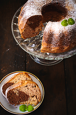 포토 JPG 해외이미지 접시 음식 조각 디저트 사람없음 케이크 초콜릿 횡단보도 달콤 아침식사 굽기 코코아 바닐라 슈가파우더 핸드메이드 해외202004 해외포토 식기 음료 식사 보행로 맛 구이 파일형식 이미지허브