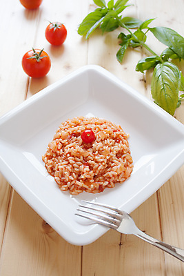 포토 JPG 해외이미지 접시 음식 포크 토마토 밥 요리 사람없음 빨간색 빛 식당 식사 저녁식사 맛 바질 수유 채식주의자 비건 해외202004 해외포토 식기 컬러 컨셉 채소 상점 채식 파일형식 이미지허브