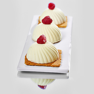 포토 JPG 해외이미지 접시 열매 음식 분홍색 조각 백그라운드 과일 부분 유리 딸기 디저트 건강 요리 사람없음 장식 빨간색 갈색 케이크 식당 초콜릿 숟가락 어둠 빵집 추위 흰색 대접 신선 원형 사발 우아함 달콤 맛 설탕 먹기 민트 크림 산딸기 푸딩 코코아 충동구매 무스 커스터드 페스츄리 해외202004 해외포토 도형 식물 식기 음료 빵 컬러 컨셉 모션 재질 수저 쇼핑 상점 사기그릇 허브 과소비 파일형식 이미지허브