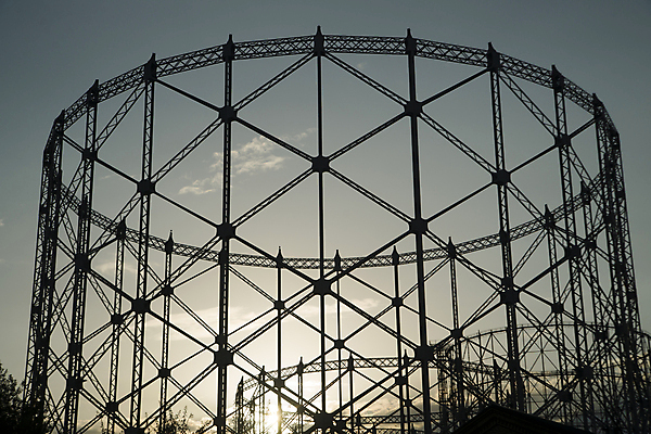 포토 JPG 해외이미지 산업 건축양식 풍경 사람없음 탑 금속 이탈리아 원형 위험 로마 탱크 가스 옛날 철강 해외202004 해외포토 도형 건축물 건축 유럽 컨셉 재질 파일형식 이미지허브