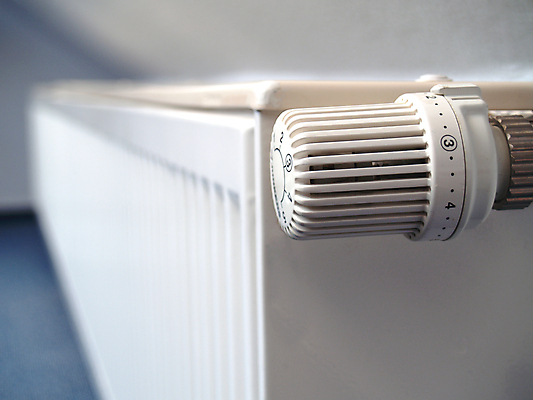 포토 JPG 해외이미지 유럽 주택 따뜻함 사람없음 내부 금속 힘 방 에너지 흰색 기구 뜨거움 난방기 심플 난방 온도 라디에이터 제어 해외202004 해외포토 나라 컬러 재질 건물 난방용품 파일형식 이미지허브