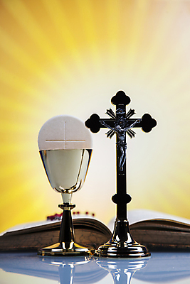 포토 JPG 해외이미지 종교 빵 십자가 옥수수 사람없음 책 교회 과자 와인 성경 저녁식사 천주교 기도 예수 신성 설교 복음 성배 성체 해외202004 해외포토 음식 종교용품 종교건축 디저트 곡류 주류 건물 식사 신_종교 파일형식 이미지허브