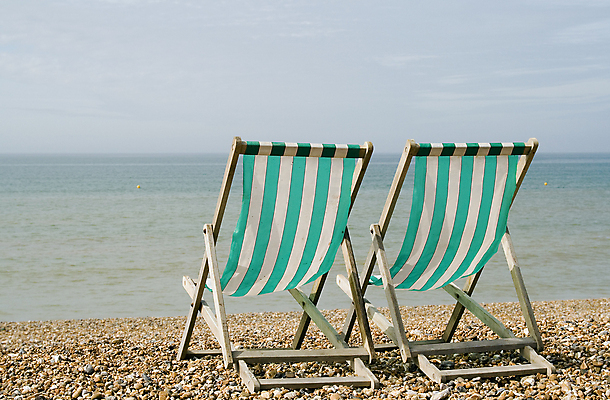 포토 JPG 해외이미지 모래 바다 여행 의자 하늘 휴가 휴식 앉기 사람없음 목재 물 여름 태양 휴게실 고급 갑판 휴양지 안락 해외202004 해외포토 자연요소 나무 계절 가구 컨셉 배_교통 재료 모션 장소 파일형식 이미지허브