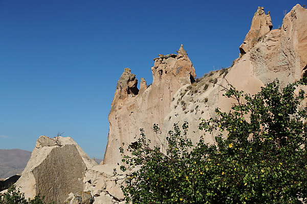 포토 JPG 해외이미지 여행 자연 산 요정 카파도키아 풍경 사람없음 계곡 암석 바위 동굴 언덕 부식 박물관 사암 칠면조 지질학 해외202004 해외포토 교육 조류 돌_바위 생태계 파일형식 튀르키예 이미지허브