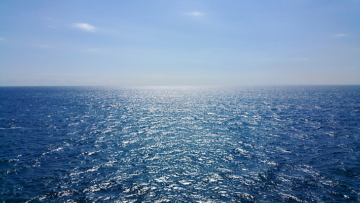 포토 JPG 해외이미지 별 호수 파도 바다 백그라운드 자연 잉글랜드 흑백 풍경 사람없음 물 여름 빛 햇빛 태양 반사 수중 수영 만 운하 온도 동영상 내추럴 해외202004 해외포토 자연요소 계절 영국 촬영기법 수상스포츠 생태계 파일형식 이미지허브