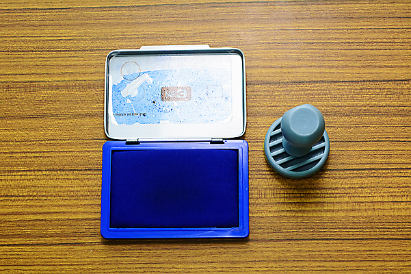 포토 JPG 해외이미지 전통 백그라운드 비즈니스 잉크 사람없음 목재 빨간색 파란색 사무실 우주 검은색 장비 흰색 공구 업무 오픈 클래식 오브젝트 보안 고무 우표 패드 고립 옛날 해외202004 해외포토 나무 컬러 컨셉 재료 안전 도구 작업 파일형식 이미지허브