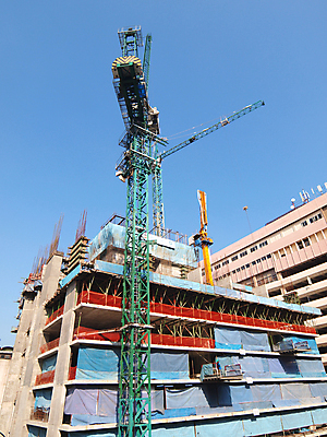 포토 JPG 해외이미지 직업 남자 산업 건축양식 하늘 협력 노동자 새로움 직장 사람 사람없음 건물 금속 업무 감독 헬멧 위험 큼 땅 종업원 시멘트 발판 국회 조립 건축업자 재주꾼 조작 철강 콘크리트 프로젝트 해외202004 해외포토 건축물 건축 컨셉 회사 재질 작업 보호장비 크기 파일형식 이미지허브