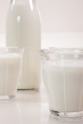 포토 JPG 해외이미지 음료 음식 유리 사람없음 식사 우유 흰색 해외202004 해외포토 컬러 재질 유제품 파일형식 이미지허브