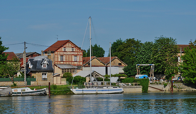 포토 JPG 해외이미지 나무 주택 풍경 사람없음 야외 물 강 프랑스 도시 보트 강가 그림 타운 해외202004 해외포토 자연요소 식물 유럽 배_교통 건물 파일형식 이미지허브
