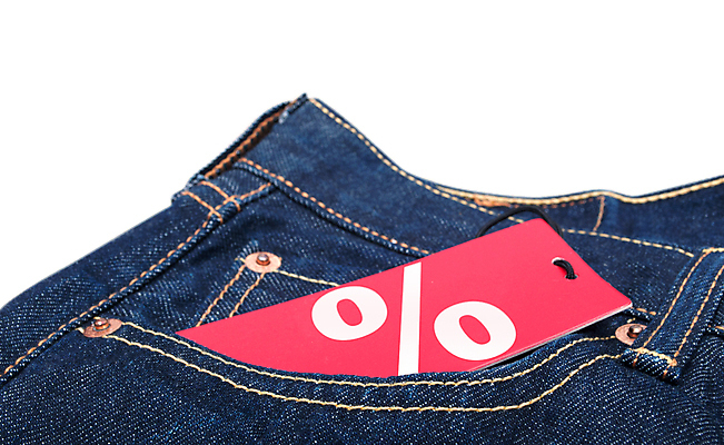 포토 JPG 해외이미지 옷 종이 줄 바지 매달리기 사람없음 빨간색 파란색 단어 쇼핑 유행 꼬리표 라벨 판매 세일 상점 쪽지 청바지 퍼센트 콘센트 구매 주머니 가격 쇼핑몰 심볼 사인 배지 공지사항 소매 매각 재고정리 줄이기 카피스페이스 해외202004 해외포토 문자 컬러 모션 하의 프레임 공백 특수기호 파일형식 이미지허브