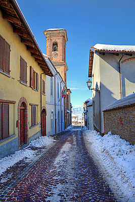 포토 JPG 해외이미지 계절 유럽 여행 겨울 건축양식 휴가 벽돌 거리 주택 사람없음 건물 교회 여행객 이탈리아 조약돌 바위 작음 땅 좁은 타운 산기슭 인기 조언 눈내림 해외202004 해외포토 건축물 건축 나라 종교건축 산 눈_날씨 사람 돌_바위 도시 크기 파일형식 이미지허브