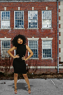 포토 JPG 해외이미지 모델 라이프스타일 응시 여자 행복 포즈 청소년 한명 사람 10대 유행 검은색 신선 화려 미녀 스타일링 스타일 성인여자만 해외202004 해외포토 1 시선 감정 컬러 컨셉 생활 미인 여자만 성인만 파일형식 이미지허브