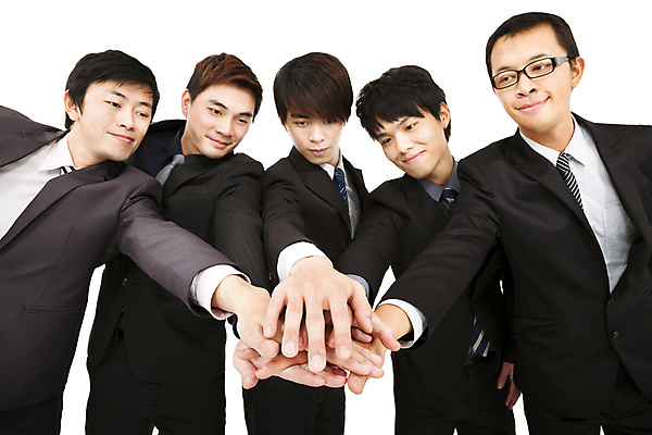 포토 JPG 해외이미지 직업 손 남자 행복 컨셉 회사 비즈니스 사업가 성공 협력 함께함 서기 미소 사람 동양인 여러명 쌓기 중국 힘 우정 비즈니스맨 그룹 승무원 동료 팔 흙더미 경영 고립 동의 지원 통일 헬프 해외202004 해외포토 감정 아시아 다수 관계 모션 표정 인종 신체부위 친구 흙 도움 직장인 파일형식 더미 이미지허브