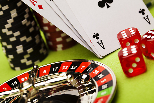 포토 JPG 해외이미지 실내 사람없음 쌓기 트럼프 포커칩 도박 카지노 주사위 룰렛 겜블 초록배경 해외202004 해외포토 백그라운드 모션 내부 초록색 놀이용품 게임 포커 파일형식 이미지허브