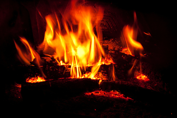 포토 JPG 해외이미지 컨셉 패턴 불꽃 휴식 벽돌 주택 아이디어 프레임 실내 사람없음 내부 목재 빨간색 노란색 방 할로윈 에너지 손전등 뜨거움 위험 장작 모닥불 폭발 벽난로 화재 심플 통나무 빛망울 연소 광 해외202004 해외포토 나무 컬러 무늬 재료 불 조명 건물 빛 사건 파일형식 이미지허브