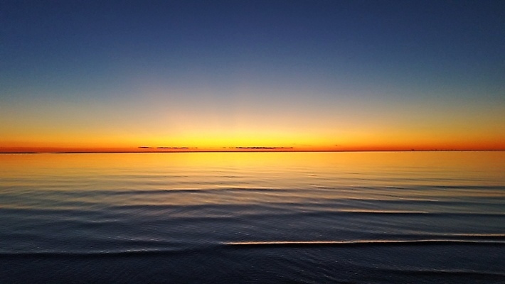 포토 JPG 해외이미지 파도 바다 여행 백그라운드 오렌지 자연 하늘 아침 추상 휴가 휴식 풍경 사람없음 야외 빨간색 물 여름 파란색 빛 햇빛 태양 반사 일출 맑음 일몰 새벽 황금 저녁 그림 스카이라인 내추럴 수평선 해외202004 해외포토 주간 자연요소 계절 컬러 컨셉 무늬 과일 날씨 노을 야간 생태계 파일형식 이미지허브