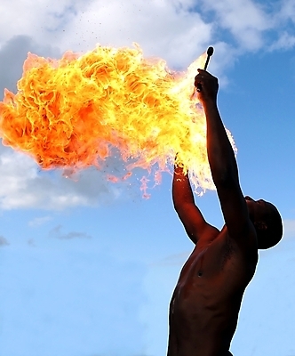 포토 JPG 해외이미지 오렌지 장난 불 불꽃 한명 검은색 커튼 뜨거움 위험 묘기 서커스 폭발 분무기 몸통 공평 연소 해외202004 해외포토 자연요소 1 컬러 컨셉 과일 사람 신체부위 파일형식 이미지허브