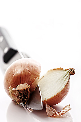 포토 JPG 해외이미지 양파 건강 사람없음 주방 칼 흰배경 카피스페이스 해외202004 해외포토 백그라운드 채소 공백 흰색 파일형식 이미지허브