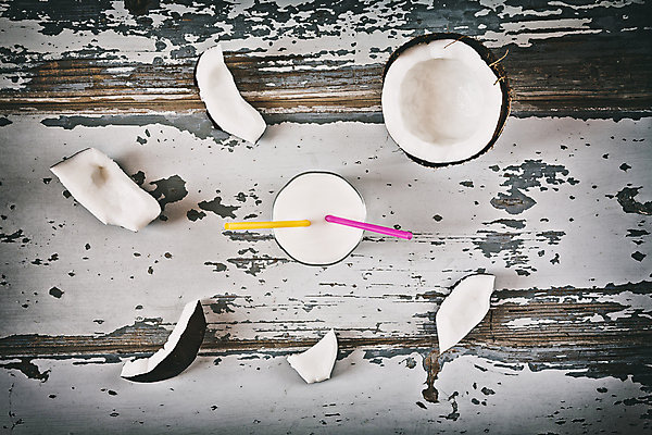 포토 JPG 해외이미지 음료 음식 조각 과일 유리 탁자 건강 사람없음 목재 가로 갈색 우유 껍질 흰색 신선 오픈 액체 달콤 상쾌 코코넛 밀짚 내추럴 이국적 비건 해외202004 해외포토 나무 감정 컬러 가구 재료 재질 유제품 맛 짚 채식주의자 파일형식 이미지허브