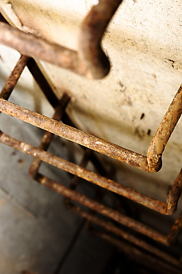 포토 JPG 해외이미지 산업 벽 백그라운드 텍스트 사다리 표면 벽돌 화살 그림자 사람없음 장식 빨간색 갈색 도시 바 위험 방향 철 버리기 부식 질감 오르기 방패 구식 그런지 무료 석고 옛날 콘크리트 해외202004 해외포토 컬러 컨셉 모션 도구 파일형식 이미지허브