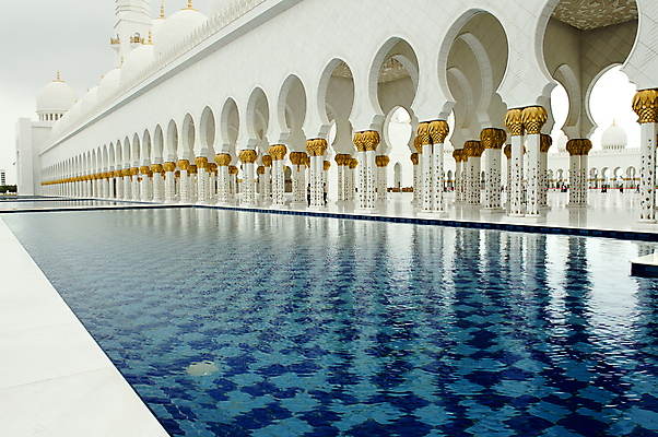 포토 JPG 해외이미지 종교 중동 건축양식 사람없음 건물 장식 물 기둥 이슬람교 모스크 대리석 해외202004 해외포토 자연요소 건축물 건축 나라 재료 파일형식 이미지허브