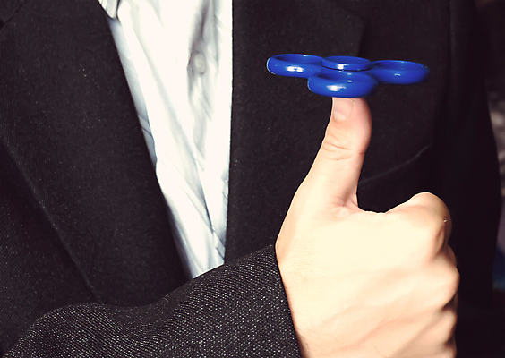 포토 JPG 해외이미지 손 아시아 어린이 돈 비즈니스 놀이 휴식 스트레스 취미 사람없음 빨간색 장난감 유행 검은색 중국 손상 에너지 분노 게임 바이러스 수리 플라스틱 오브젝트 속도 긴장 깨짐 베어링 인기 철강 중독자 해외202004 해외포토 감정 나라 컬러 컨셉 재질 사람 신체부위 재산 파일형식 이미지허브