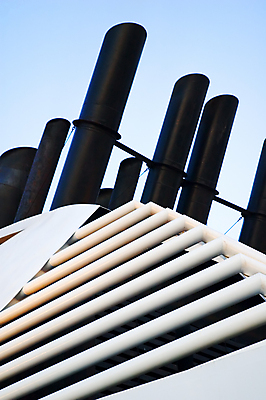 포토 JPG 해외이미지 바다 교통시설 하늘 추상 굴뚝 사람없음 물 금속 항구 보트 함선 포트 해외202004 해외포토 자연요소 교통 무늬 배_교통 재질 시설 파일형식 이미지허브