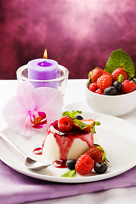 포토 JPG 해외이미지 사람없음 달콤 블루베리 산딸기 시럽 푸딩 판나코타 해외포토 과일 디저트 맛 파일형식 이미지허브