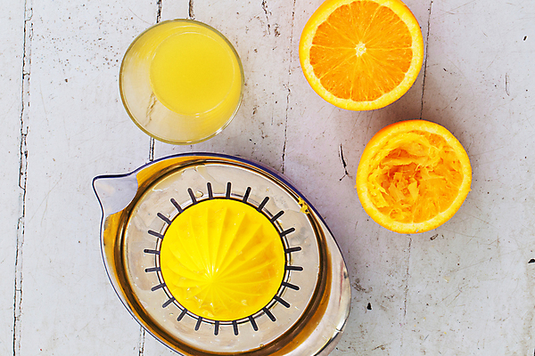 포토 JPG 해외이미지 음료 음식 백그라운드 다이어트 과일 재료 자연 유리 탁자 귤 건강 사람없음 목재 파란색 빛 주스 시골 신선 원형 달콤 맛 자르기 먹기 오브젝트 유기농 질감 슬라이스 내추럴 비타민C 숙성 채식주의자 해외202004 해외포토 도형 나무 웰빙 컬러 가구 컨셉 모션 재질 생태계 채식 비타민 파일형식 이미지허브