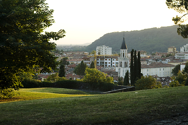 포토 JPG 해외이미지 나무 식물 공원 잎 사람없음 정원 이탈리아 해외202004 해외포토 공공시설 유럽 파일형식 이미지허브