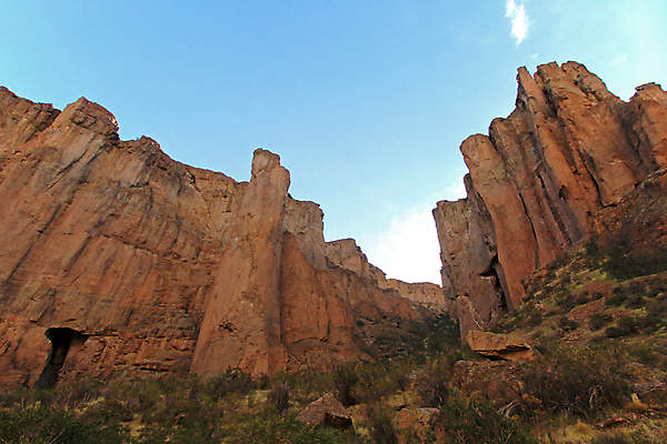 포토 JPG 해외이미지 도로 여행 자연 산 풍경 사람없음 빨간색 컬러풀 노란색 여행객 골짜기 계곡 미국 트래킹 하이킹 사막 바위 위험 큼 언덕 부식 암초 남쪽 아르헨티나 루트 지질학 해외202004 해외포토 교육 길 컬러 컨셉 북아메리카 교통시설 레저 사람 돌_바위 남아메리카 크기 방향 생태계 파일형식 이미지허브