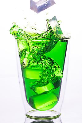 포토 JPG 해외이미지 음료 백그라운드 모션 유리 건강 사람없음 초록색 물 파란색 빛 거품 젖음 흐름 에너지 추위 마시기 가을 흰색 신선 투명 액체 붓기 떨어짐 오브젝트 상쾌 유리주전자 내추럴 고립 스플래쉬 해외202004 해외포토 자연요소 계절 감정 컬러 컨셉 재질 주전자 파일형식 이미지허브