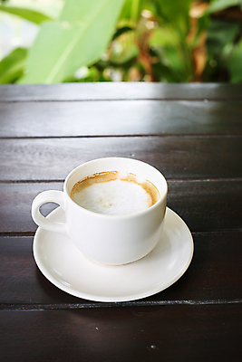 포토 JPG 해외이미지 전통 커피 음료 음식 백그라운드 아침 전등 콩 미술 사람없음 장식 컵 빨간색 태양 갈색 우주 상점 검은색 어둠 침묵 거품 카페 머그컵 수확 흰색 시골 업무 닫기 연기 맛 아침식사 굽기 질감 아로마 에스프레소 내추럴 고립 넘어짐 옛날 카페인 스타일 해외202004 해외포토 주간 자연요소 식기 컬러 컨셉 농업 모션 문화예술 조명 곡류 식사 소리 작업 구이 파일형식 이미지허브