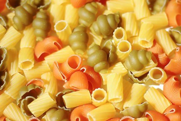 포토 JPG 해외이미지 전통 음식 백그라운드 다이어트 재료 건조 파스타 건강 스파게티 요리 사람없음 노란색 식당 식사 저녁식사 이탈리아 흰색 면 닫기 맛 상품 밀 먹기 날것 고립 마카로니 생식 채식주의자 펜네 탈리아텔레 해외202004 해외포토 유럽 컬러 컨셉 모션 곡류 서양음식 상점 채식 파스타면 파일형식 이미지허브