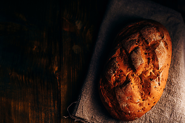 포토 JPG 해외이미지 실내 사람없음 어둠 식탁보 호밀빵 카피스페이스 나무배경 해외202004 해외포토 빵 백그라운드 내부 공백 파일형식 이미지허브