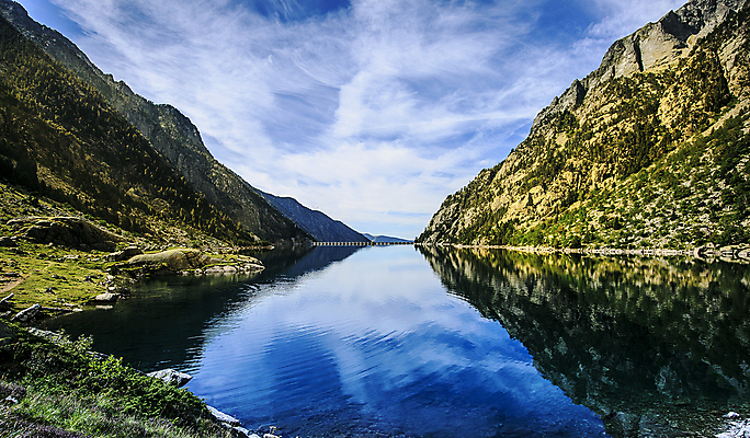 포토 JPG 해외이미지 구름 계절 공원 호수 여행 백그라운드 자연 하늘 표면 날씨 산 풍경 사람없음 야외 초록색 물 여름 파란색 강 반사 맑음 봄 등산 시골 신선 스페인 숲 큼 순수 언덕 알프스 스카이라인 보호구역 절정 수평선 해외202004 해외포토 자연요소 공공시설 유럽 컬러 컨셉 트래킹 크기 생태계 구역 파일형식 이미지허브