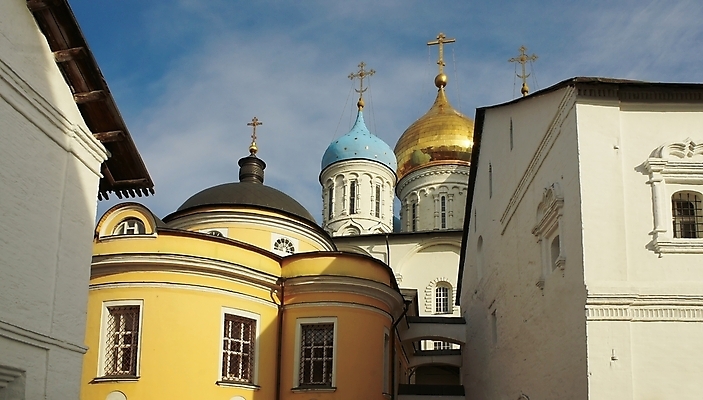 포토 JPG 해외이미지 전통 외관 기독교 종교 문화 벽 여행 십자가 건축양식 사람없음 야외 건물 성당 교회 가을 바위 사찰 영혼 중세 역사 러시아 과거 장면 수도원 러시아인 모스크바 옛날 해외202004 해외포토 서양인 건축물 계절 건축 유럽 컨셉 종교건축 돌_바위 파일형식 이미지허브
